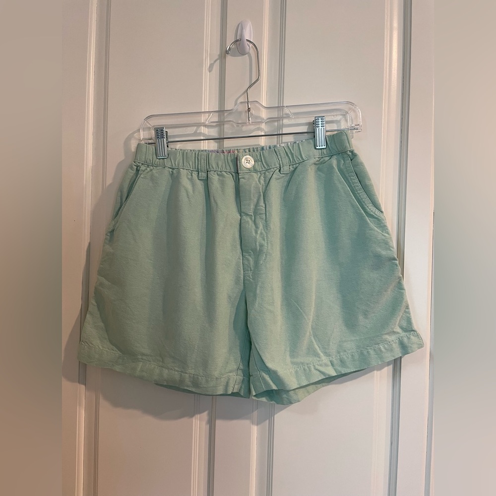 Men’s Green Chubbies. Size Medium.